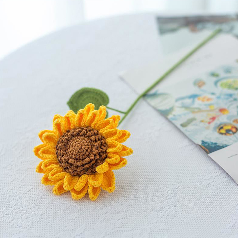 手工编织向日葵 雏菊 玫瑰花花束 手工编织向日葵 雏菊 玫瑰花花束
